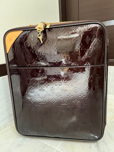 Louis vuitton monogram - louis, vernis