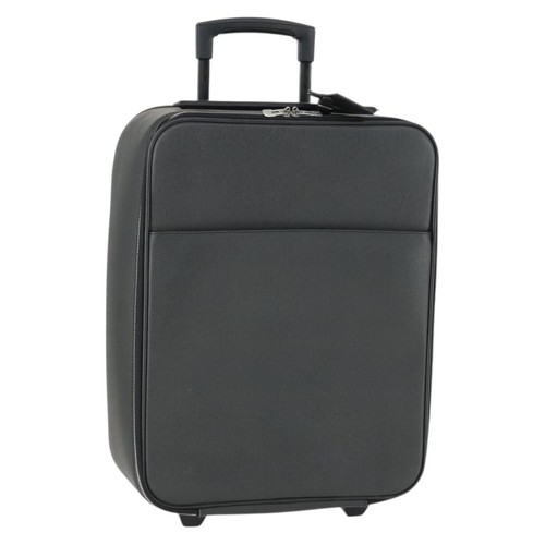 Louis vuitton taiga pegas - vuitton, 45